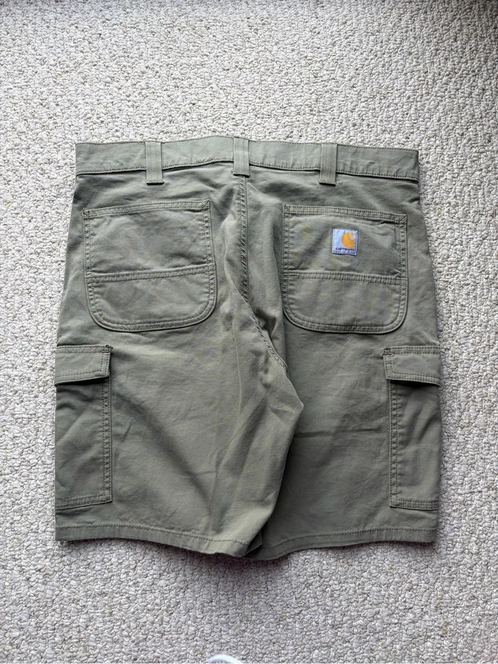 Carhartt Men's Olive Green Utility Cargo Shorts. Size 34 relaxed baggy fit.